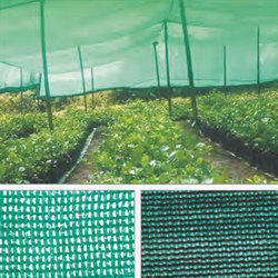 Máquina de fornecedores de rede de sombra verde de HDPE altamente produtiva com características diferentes e engrenagem de camada aberta
