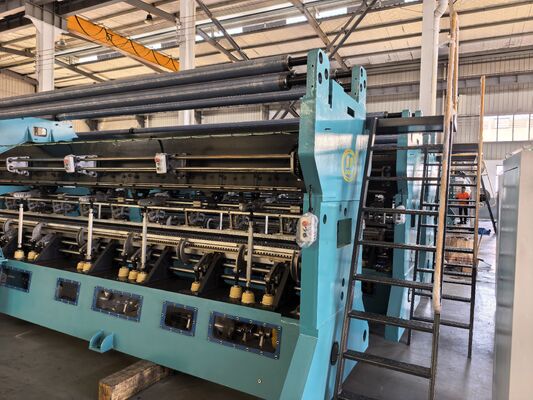 Máquina de fabricação de redes de sombra de alta velocidade 200-450 rpm com largura de trabalho de 135"-260" e calibre E3-E18 para uso agrícola
