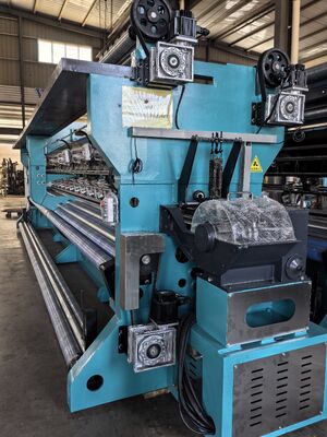 Máquina de tricô Raschel de 220 polegadas com desempenho estável para fabricação de redes