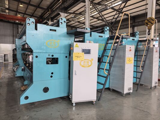 Máquina de tricô de curvatura para produção de redes de baleia